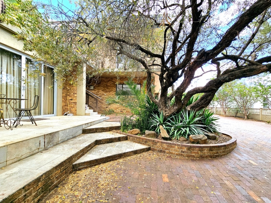 8 Bedroom Property for Sale in Waverley Free State